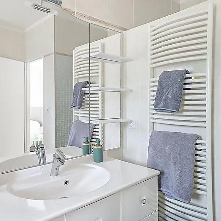 Standing Vue Villa Vico