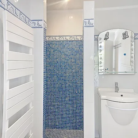 Standing Vue Villa