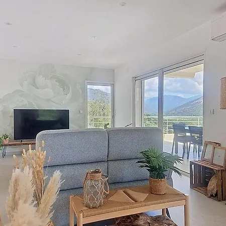 Standing Vue Villa Vico