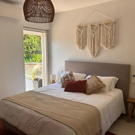 Standing Vue Villa *